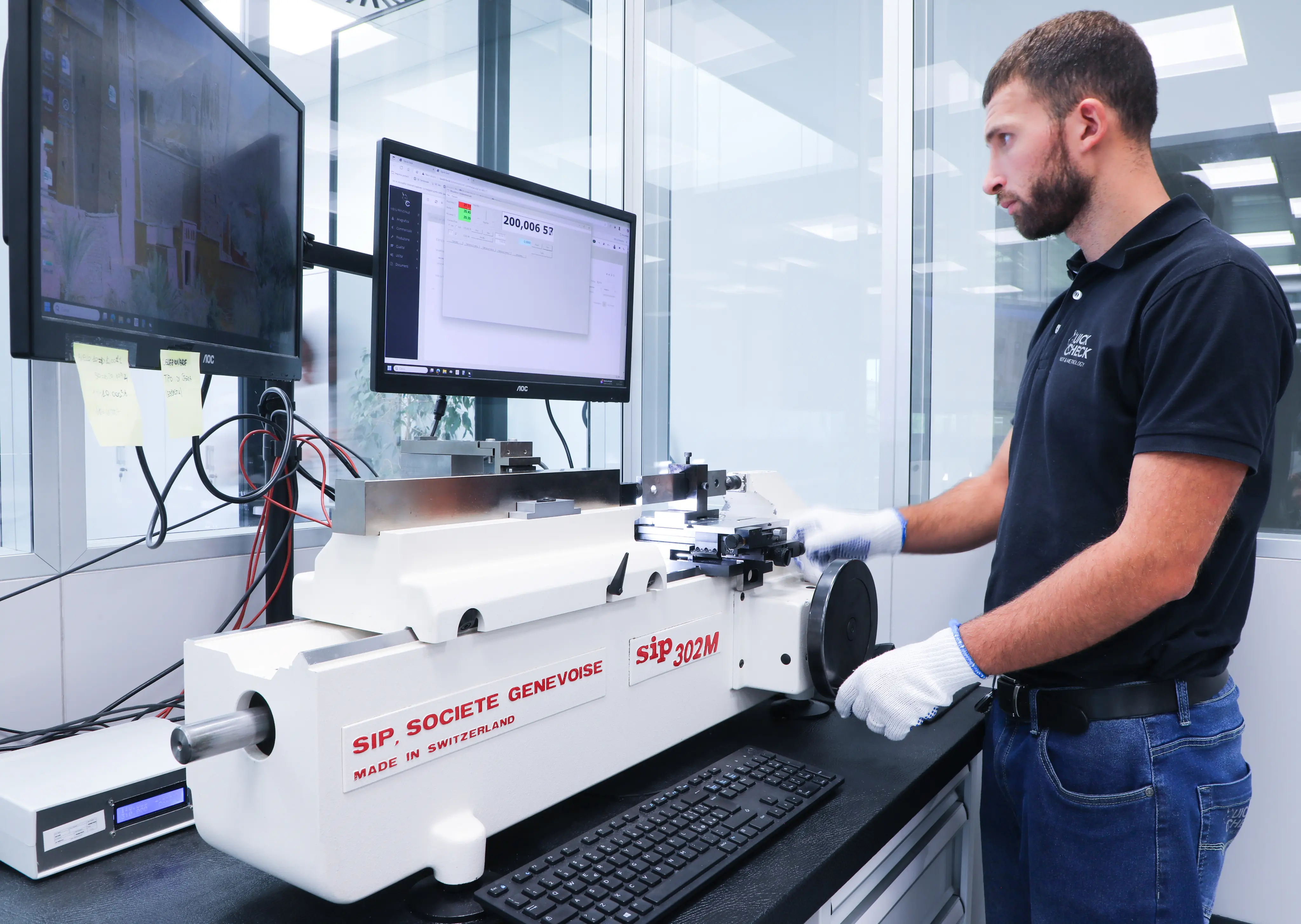 Addetto alla gestione taratura strumenti di misura